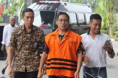 KPK Pikir-pikir atas...