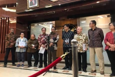Megawati Usul Pembubaran...
