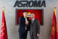 AS Roma Resmi Rekrut...