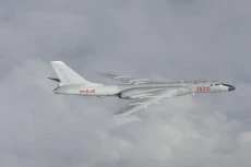 Pesawat Pengebom H-6...