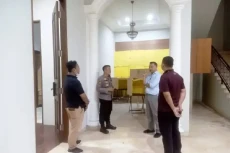 Penyewa Rumah Dino Patti...