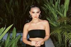 Agnez Mo Urus KTP Elektronik...