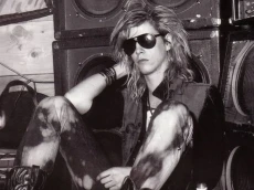 4 Motor Duff McKagan...