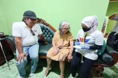 Berikan Layanan Kesehatan...