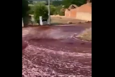 Viral, 2,2 Juta Liter...