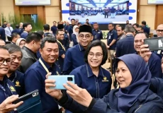 Gaji PNS Naik Tahun...