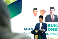 Pengamat: Irisan Politik...