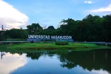 10 Kampus Terbaik di...