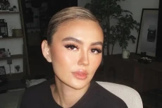 Agnez Mo Pamer Pakai...