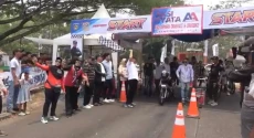 425 Biker Ramaikan Drag...