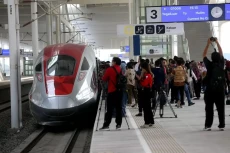 Intip Spesifikasi Kereta...