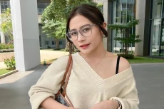 Prilly Latuconsina Belum...