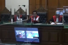 Dokter Gadungan di Surabaya...