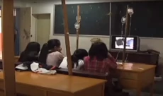 Pelajar China Rela Diinfus...
