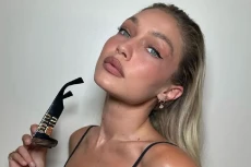 Kencan, Gigi Hadid dan...