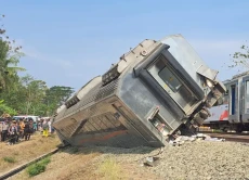 Imbas Kecelakaan Kereta,...