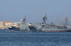 Kapal Rudal Armada Laut...