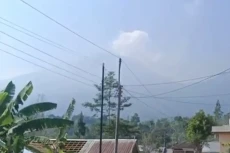Suara Gemuruh dari Puncak...