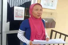 Ngaku Polisi, Pria Ini...