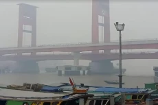 Kabut Asap Kepung Palembang,...