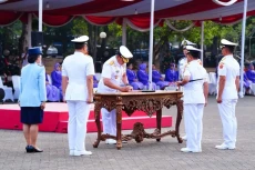 Panglima TNI Pimpin...