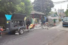 Ada Betonisasi Jalan...