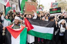 Bawa Foto Militan Hamas...