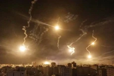 Perang dengan Hamas,...