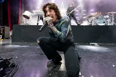 Oliver Sykes Ungkap...