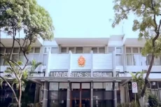 Berminat Kuliah di Surabaya?...