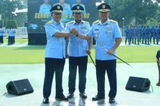 2 Marsekal Muda yang...