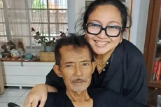 Anak Mendiang Ade Irawan...