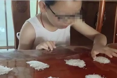 Siswa SD Ini Diberi...