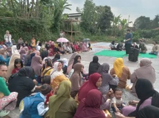 Harga Sembako Naik,...