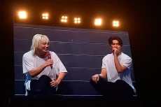 Bobby iKon Ajari Chanwoo...