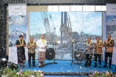 Kembangkan Bisnis, FL...