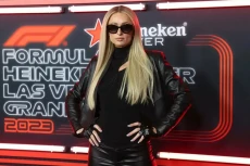 Paris Hilton Dikaruniai...