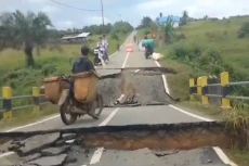 Warga Singkawang Bertaruh...