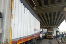 Keluh Kesah Sopir Truk...