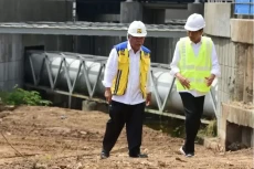 Kritik Proyek yang Dibangun...