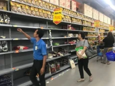 Digoyang Inflasi, Ekonomi...