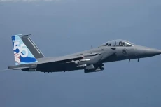 Jet Tempur F-15 Arab...