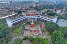 2 Universitas Milik...