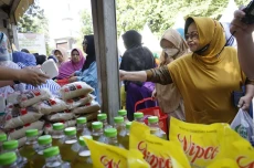 Tekan Kenaikan Harga...