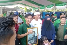 Sandi Enggan Komentari...