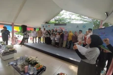 Gelar Khitanan Massal,...