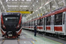 Menhub Lanjutkan Proyek...