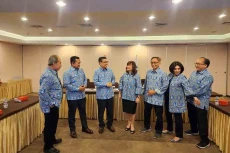 Tunggu Debat Cawapres,...