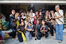 Kunjungi Cirebon, Alam...
