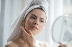8 Langkah Makeup untuk...